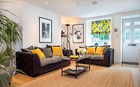 Luxury Town House - Apple Pie Luxury Escapes